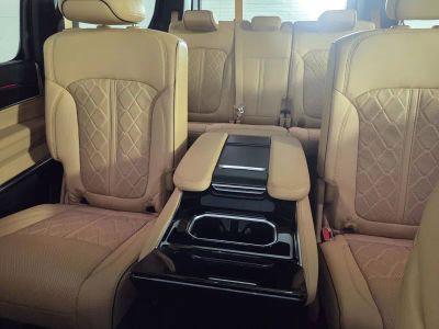 2025 Jeep Grand Wagoneer — photo 24 view