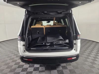 2025 Jeep Grand Wagoneer — photo 31 view