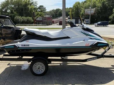 2026 Yamaha VX-C® — front three-quarter view