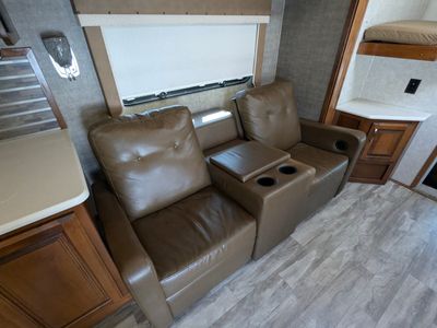 2019 Renegade RV Veracruz - Photo 1