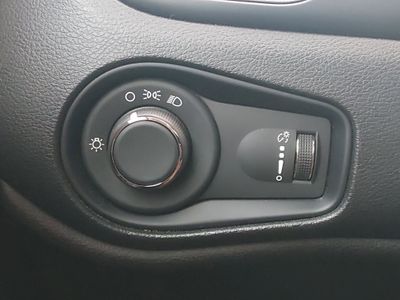 2023 Jeep Renegade - Photo 18