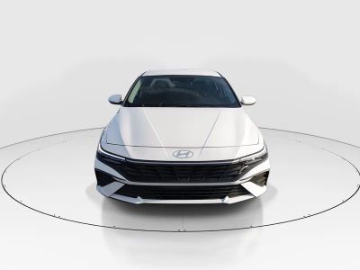 2024 Hyundai Elantra - Photo 2