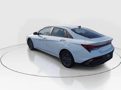 2024 Hyundai Elantra - Photo 5