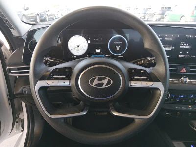 2024 Hyundai Elantra - Photo 12