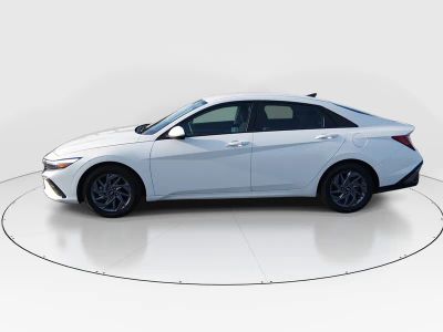2024 Hyundai Elantra - Photo 4