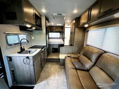 2021 Coachmen Freelander - Photo 4