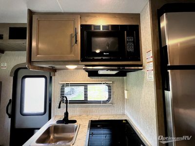2021 Coachmen Freelander - Photo 13