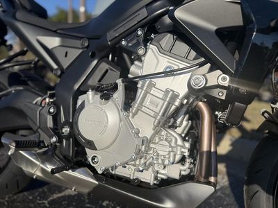2026 CFMOTO 675NK - Photo 10