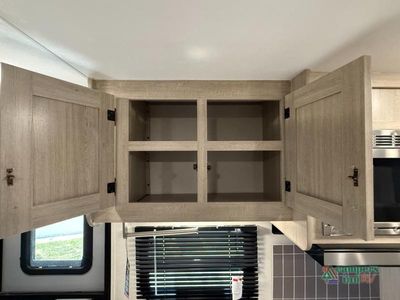 2026 Coachmen RV Catalina Legacy — photo 19 view