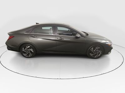 2024 Hyundai Elantra - Photo 8