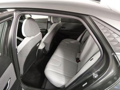 2024 Hyundai Elantra - Photo 21