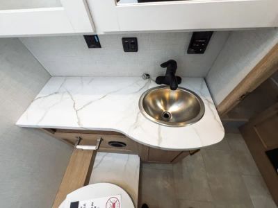 2027 Thor Motor Coach CHATEAU — photo 14 view