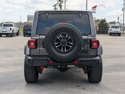 2025 Jeep Wrangler - Photo 4