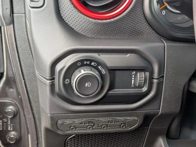 2025 Jeep Wrangler - Photo 14