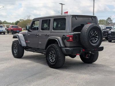 2025 Jeep Wrangler - Photo 3