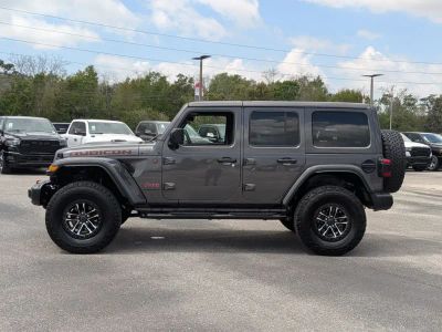 2025 Jeep Wrangler - Photo 2