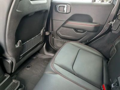 2025 Jeep Wrangler - Photo 29