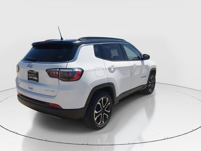 2023 Jeep Compass — photo 7 view