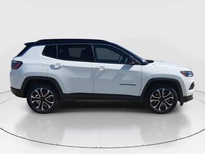2023 Jeep Compass — photo 8 view