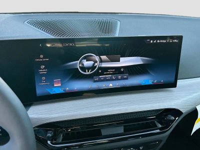 2026 BMW 3 Series — photo 13 view