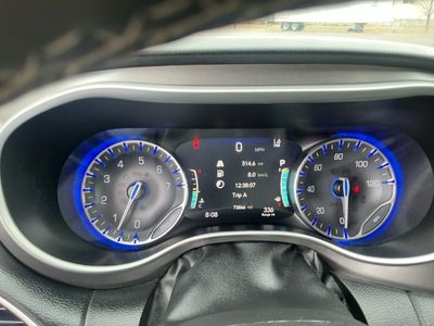 2023 Chrysler Pacifica — photo 10 view