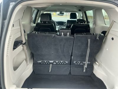 2023 Chrysler Pacifica — photo 17 view
