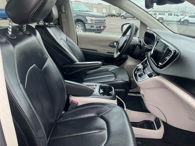 2023 Chrysler Pacifica — photo 20 view