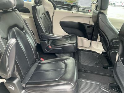 2023 Chrysler Pacifica — photo 19 view