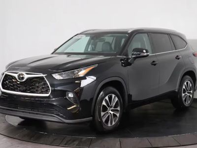 2024 Toyota Highlander - Photo 1