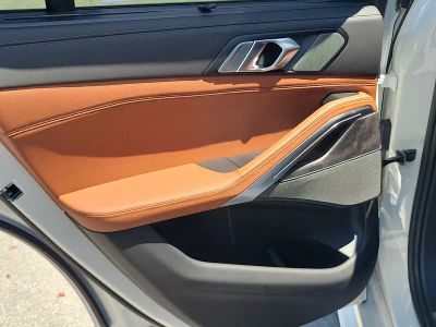 2027 BMW X6 — photo 10 view