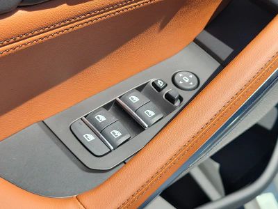 2027 BMW X6 — photo 18 view