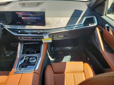 2027 BMW X6 — photo 16 view