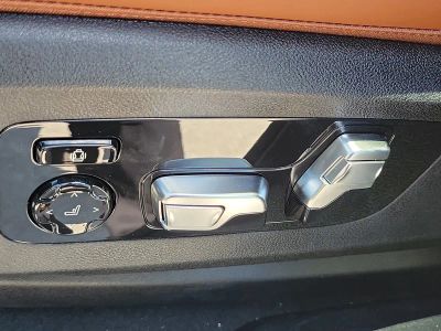 2027 BMW X6 — photo 23 view
