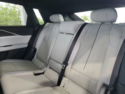 2024 Cadillac LYRIQ — photo 8 view