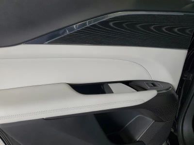 2024 Cadillac LYRIQ — photo 13 view