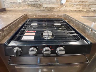 2018 Tiffin ALLEGRO RED — photo 9 view