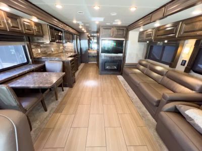 2018 Tiffin ALLEGRO RED — interior view