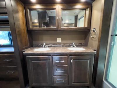 2018 Tiffin ALLEGRO RED — photo 17 view
