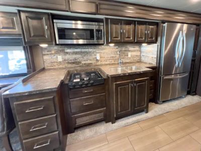 2018 Tiffin ALLEGRO RED — photo 7 view