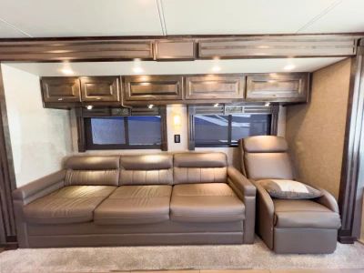 2018 Tiffin ALLEGRO RED — photo 13 view