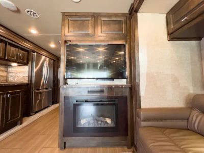 2018 Tiffin ALLEGRO RED — photo 14 view
