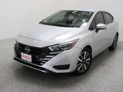 2025 Nissan Versa FWD - Photo 2
