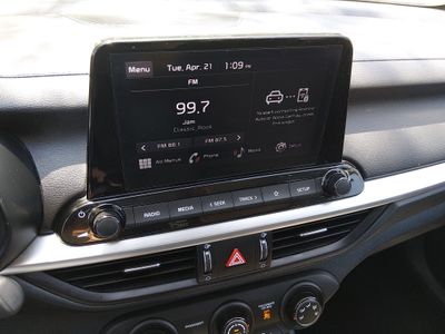 2024 Kia Forte - Photo 17
