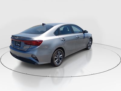 2024 Kia Forte - Photo 7