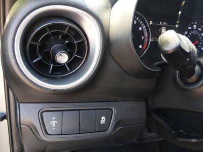2024 Kia Forte - Photo 13
