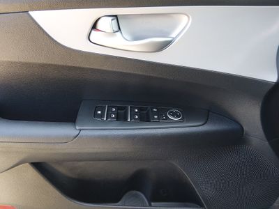 2024 Kia Forte - Photo 18