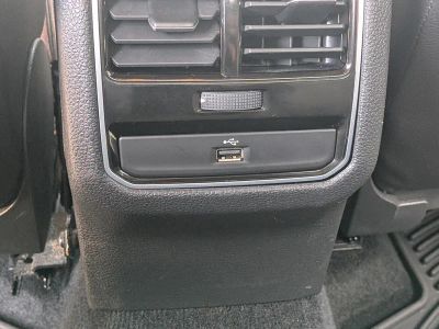 2018 Volkswagen Passat — photo 15 view