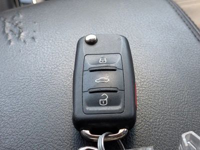 2018 Volkswagen Passat — photo 34 view
