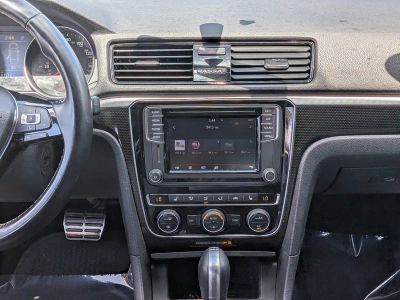 2018 Volkswagen Passat — photo 19 view