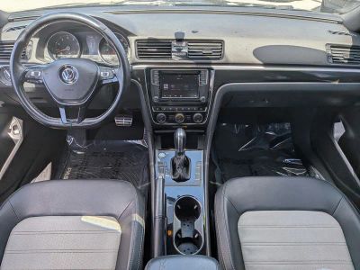 2018 Volkswagen Passat — photo 16 view